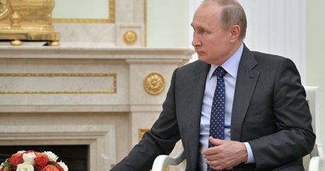 Путин познакомил премьера Армении с президентом Азербайджана