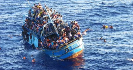 В Средиземном море затонул корабль: погибли 100 мигрантов