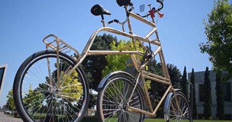 Азербайджанец изобрёл трехэтажный велосипед