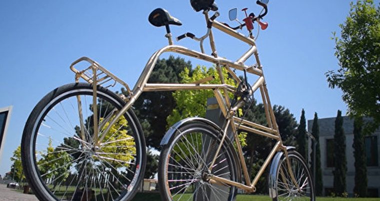 Азербайджанец изобрёл трехэтажный велосипед — ВИДЕО