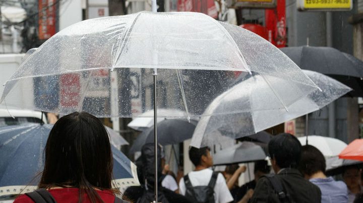 Японские инженеры создали летающий зонтик — ФОТО