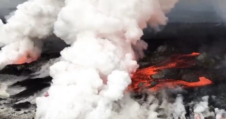 Опубликованы впечатляющие кадры продолжающегося извержения на Гавайях — ВИДЕО