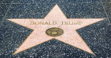 Голливудский актер «справил нужду» на звезду Трампа на Аллее славы