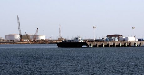 Иран грозит заблокировать поставки нефти из Персидского залива