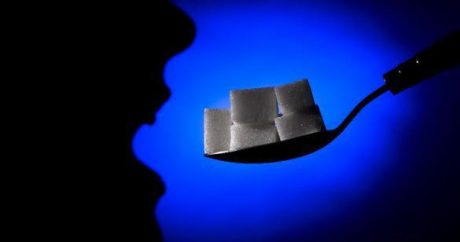 Ученые: две ложки сахара в день убивают мозг