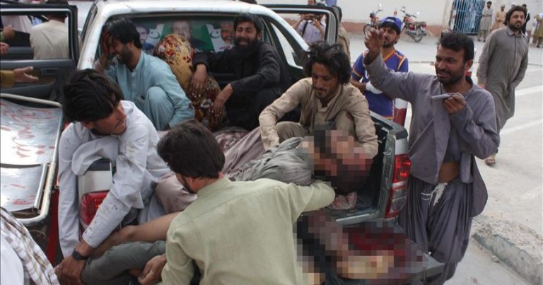 ВИДЕО: Взрыв на митинге в Пакистане: минимум 128 погибших 