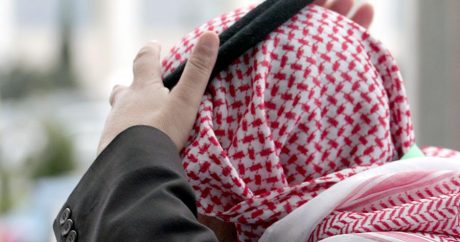 Мошенник 30 лет притворялся саудовским принцем