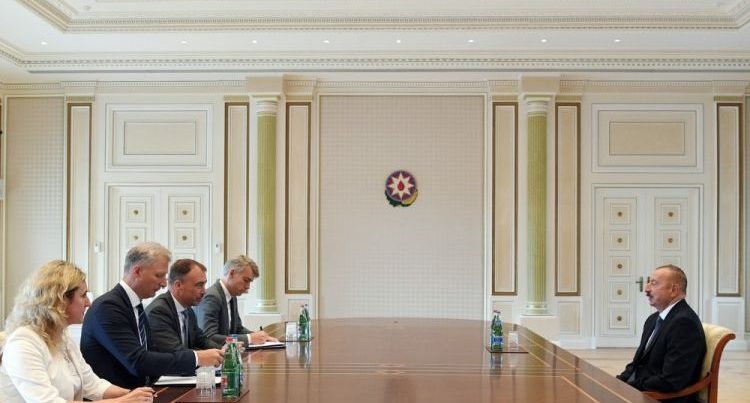 Президент Азербайджана принял специального представителя ЕС
