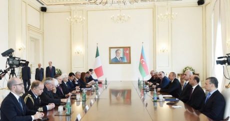 В Баку подписаны азербайджано-итальянские документы