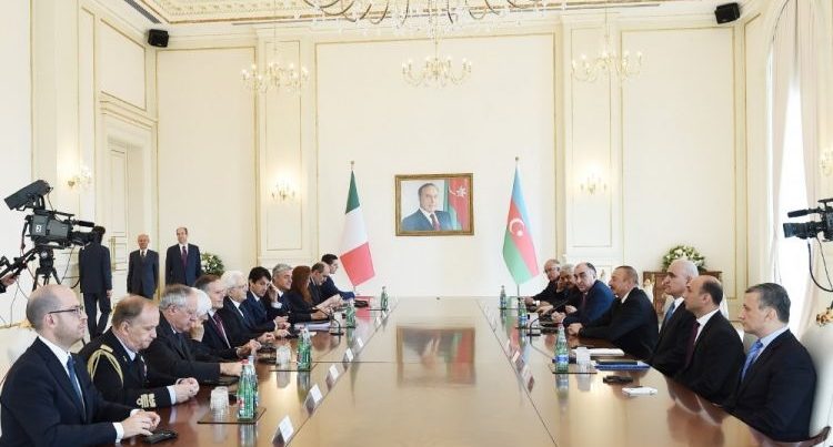 В Баку подписаны азербайджано-итальянские документы