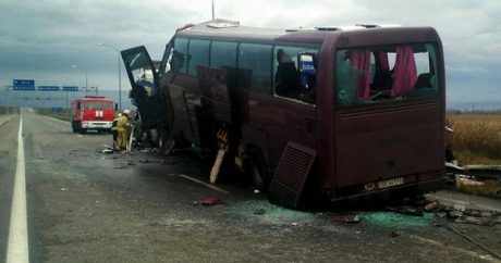 Рейсовый микроавтобус Москва-Баку попал в аварию