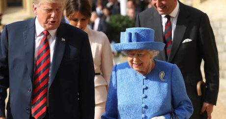 Трамп: Королева Британии — просто потрясающая женщина