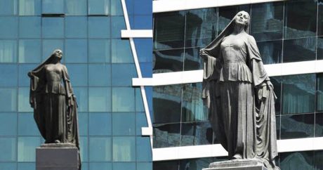 Бакинская городская скульптура: История создания памятника «Освобожденная женщина»