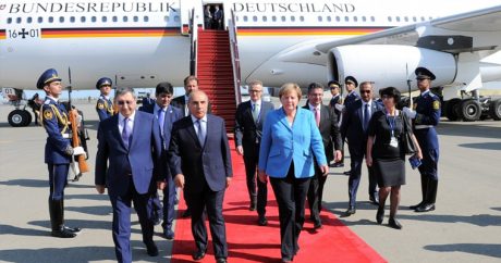 Канцлер Германии Ангела Меркель прибыла с визитом в Азербайджан