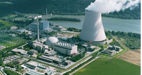 Во Франции остановили работу реактора старейшей АЭС из-за жары
