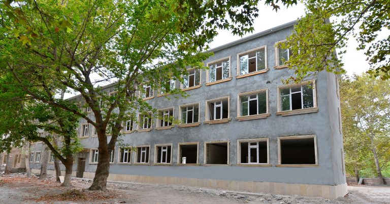 В Азербайджане строится свыше 30 новых зданий школ