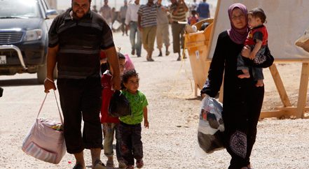 Тысячи жителей вернулись в пригород Дарая на юго-западе Дамаска