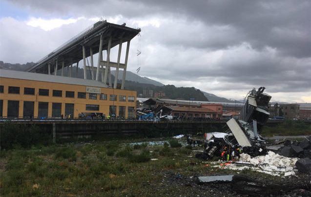 Мэрия Генуи объявила двухдневный траур после обрушения моста