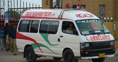 В Пакистане число жертв столкновения автобуса с цистерной выросло до 20