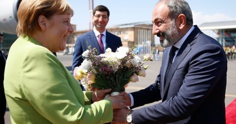 Эксперт: «В Ереване впадают в радостный экстаз по поводу визита любого гостя с Запада»