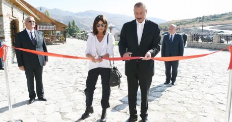 Ильхам Алиев и Первая леди Мехрибан Алиева приняли участие в открытии археологического музея в Шамахы