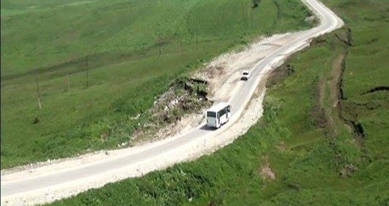 Произошли оползни и обвалы на дорогах Азербайджана