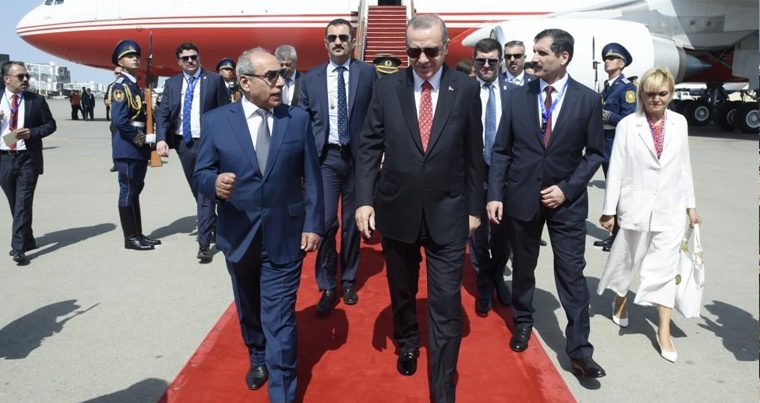 Президент Турции прибыл с официальным визитом в Азербайджан
