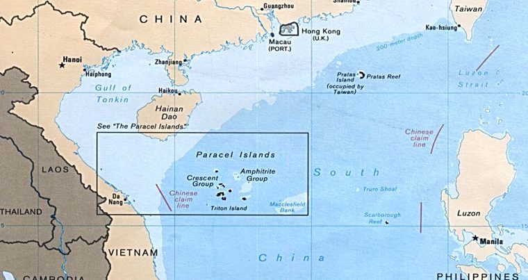Эсминец США приблизился к спорным островам в Южно-Китайском море
