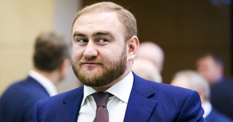 Сенатора Арашукова задержали в зале заседаний Совфеда — Обнавлено