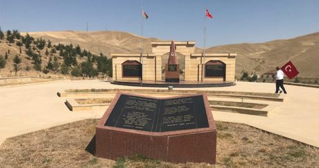 В Шамахы после капитального ремонта состоялось открытие памятника «Тюркское шехидство»