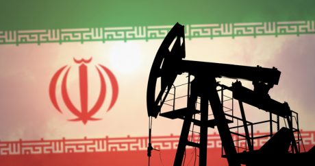 Нефтяная паранджа: Иранская экономика лихорадит в ожиданиях санкций на нефть