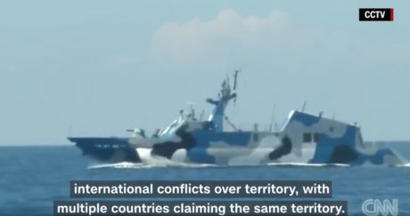 Китайский эсминец отгонял эсминец ВМС США в Южно-Китайском море