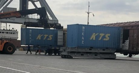 SOCAR по коридору Баку-Тбилиси-Карс осуществил первую контейнерную транспортировку