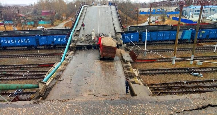 В Амурской области рухнул мост — Видео