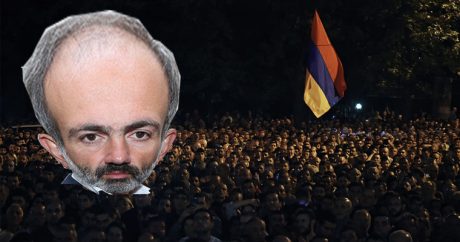 Протестующие в Ереване ворвались на территорию парламента