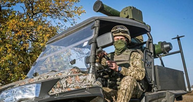 Украинские военные получили новые боевые вездеходы — Фото
