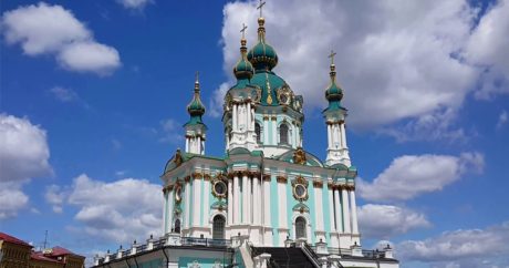 В Киеве неизвестные пытались поджечь Андреевскую церковь