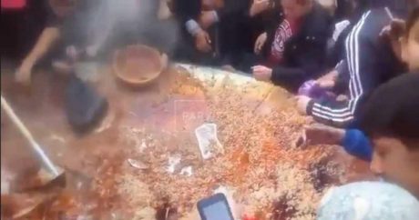 В Душанбе на фестивале плова люди подрались из-за еды — Видео