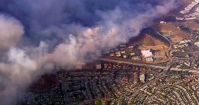 Калифорния: город Парадайс сгорел, Малибу эвакуируют — Фото