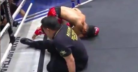Тайский боксёр нокаутировал судью и соперника