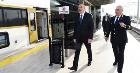 Ильхам Алиев открыл новый комплекс ж/д вокзала в Сумгайыте и вернулся в Баку на поезде