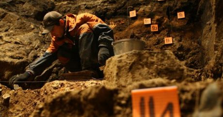 В Денисовой пещере на Алтае обнаружен древний карандаш