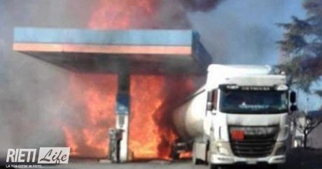 В Италии на АЗС взорвался бензовоз