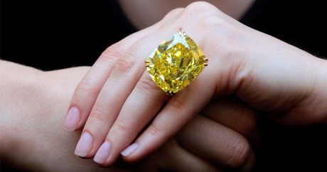 У женщины стянули с пальца кольцо за 7,5 млн рублей в ресторане