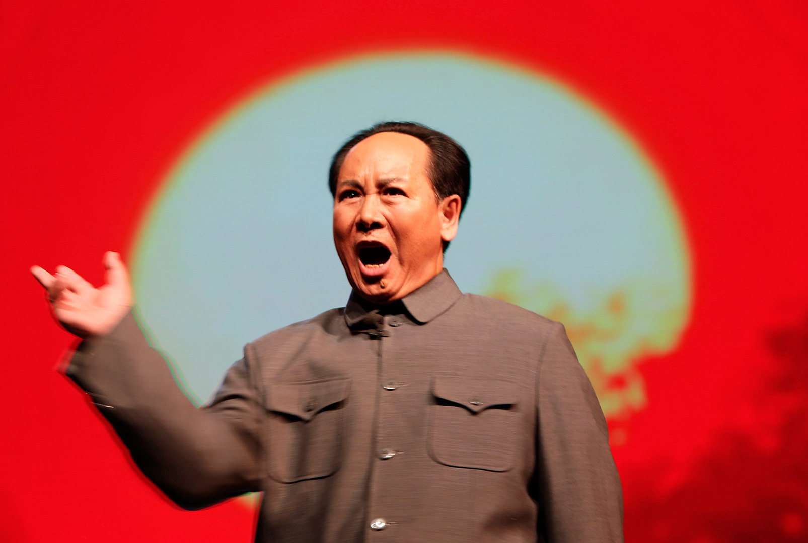 Мао солнце китая. Мао встреча беда фото певца. Киссинджер и мао цзэдун. Мао цзэдун портрет. Mao mao song.