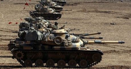 Турция направила танки на границу с Сирией