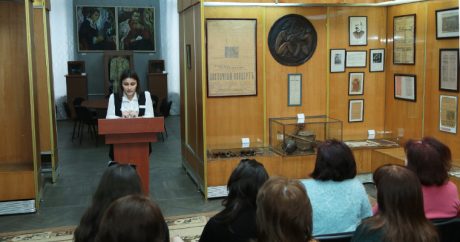 В Баку обсудили влияние русской школы драматургии на развитие национального театра