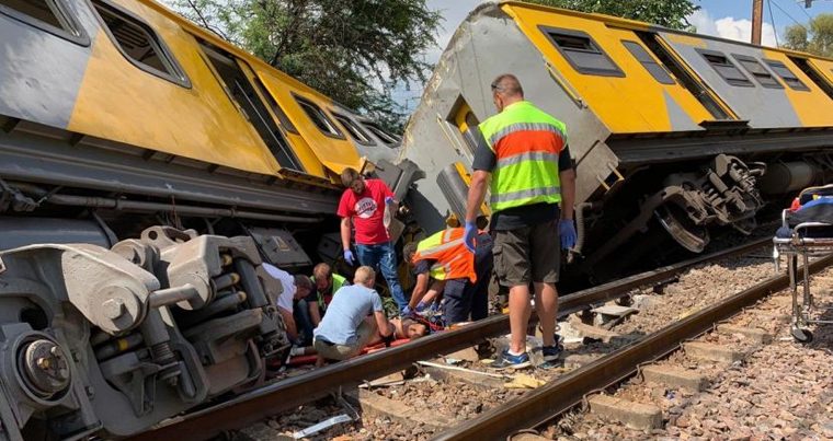 ДТП: два поезда столкнулись в ЮАР — Видео