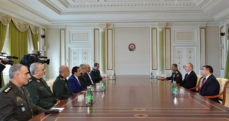 Президент Ильхам Алиев принял начальника Генштаба ВC Ирана