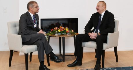 Давос: Ильхам Алиев встретился с президентом «Procter and Gamble Europe»